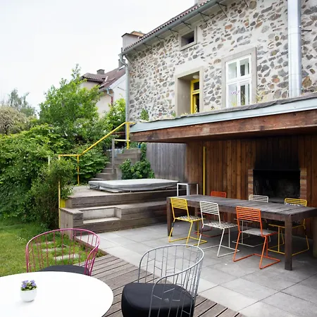 Chaloupka بيت للعطل Křivoklát